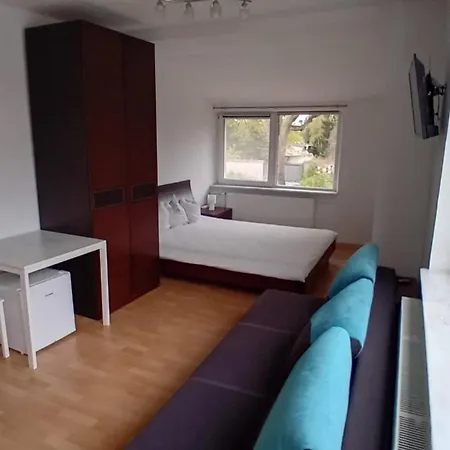 Goscinne Javka W Jantarze * ג'אנטאר