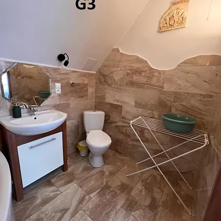 Goscinne Javka W Jantarze *